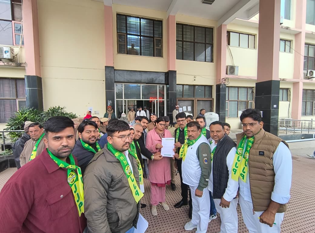 JJP workers staged a protest.