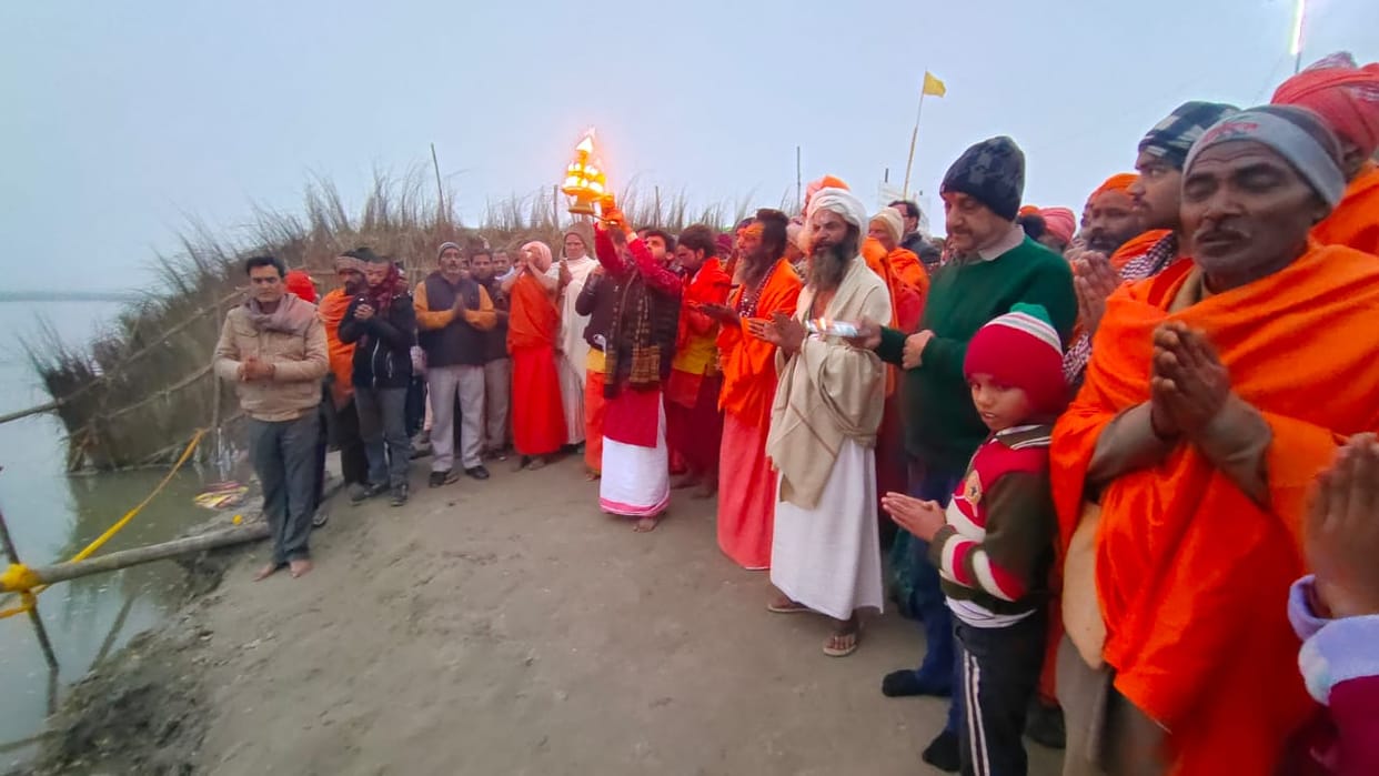 Even in the cold weather, a breeze of devotion is flowing through Ramnagariya.