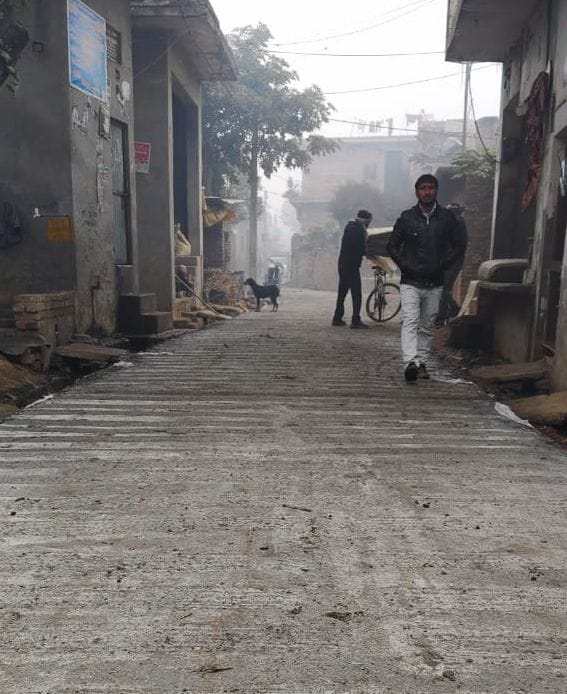 kasganj news badam pur cc road