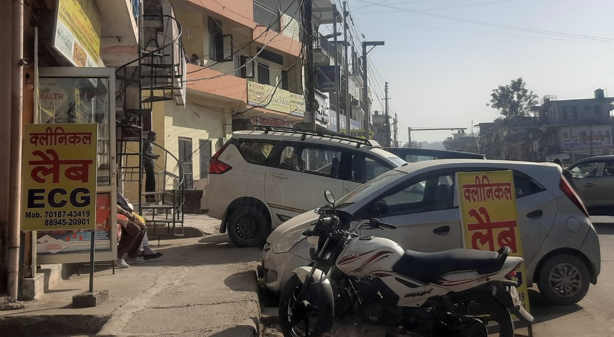 Orders were issued but not implemented, vehicles continue to occupy the footpaths.