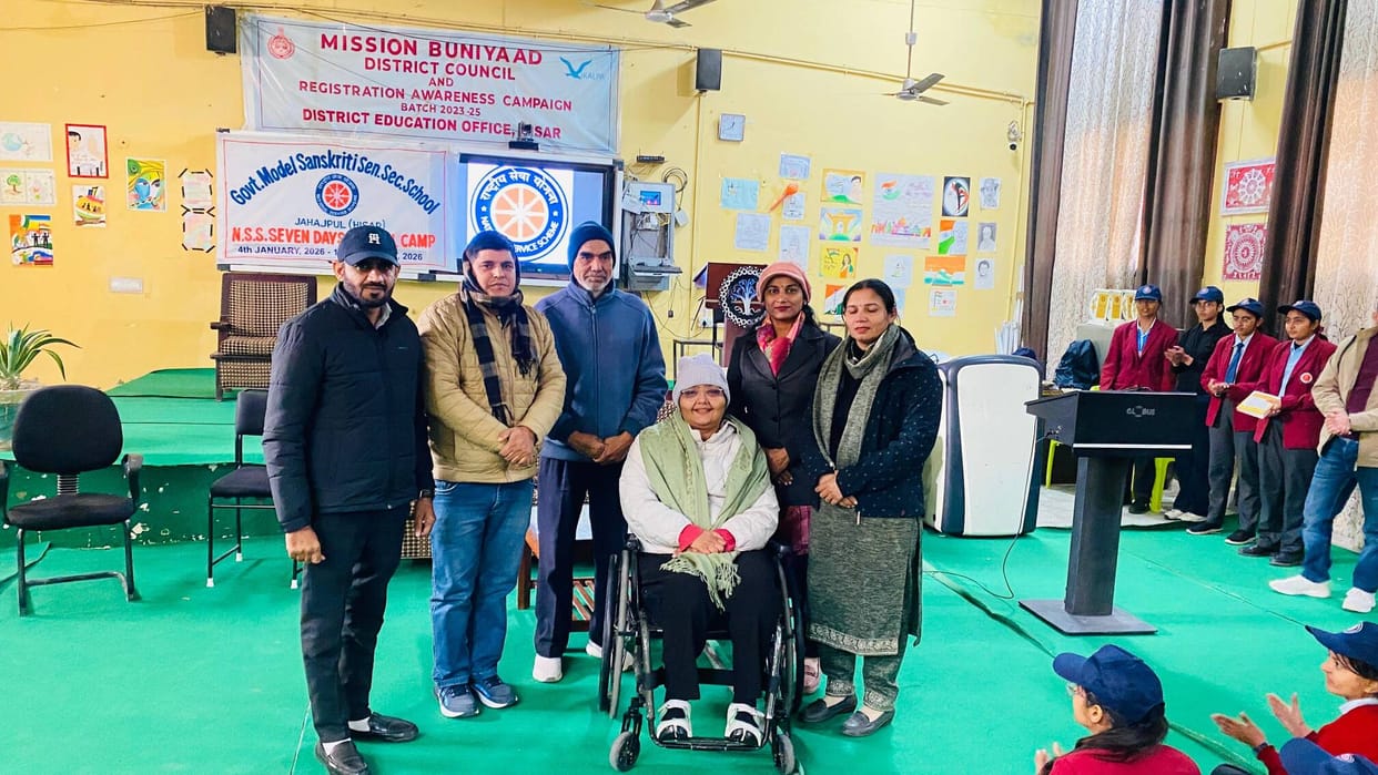 Asian Games gold medalist Ekta Bhyan gives fitness lessons to volunteers
