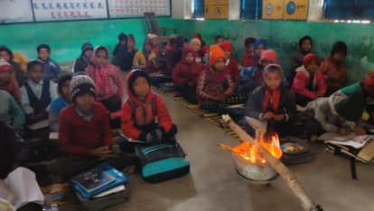 Classes are being conducted around bonfires in Tikamgarh district.