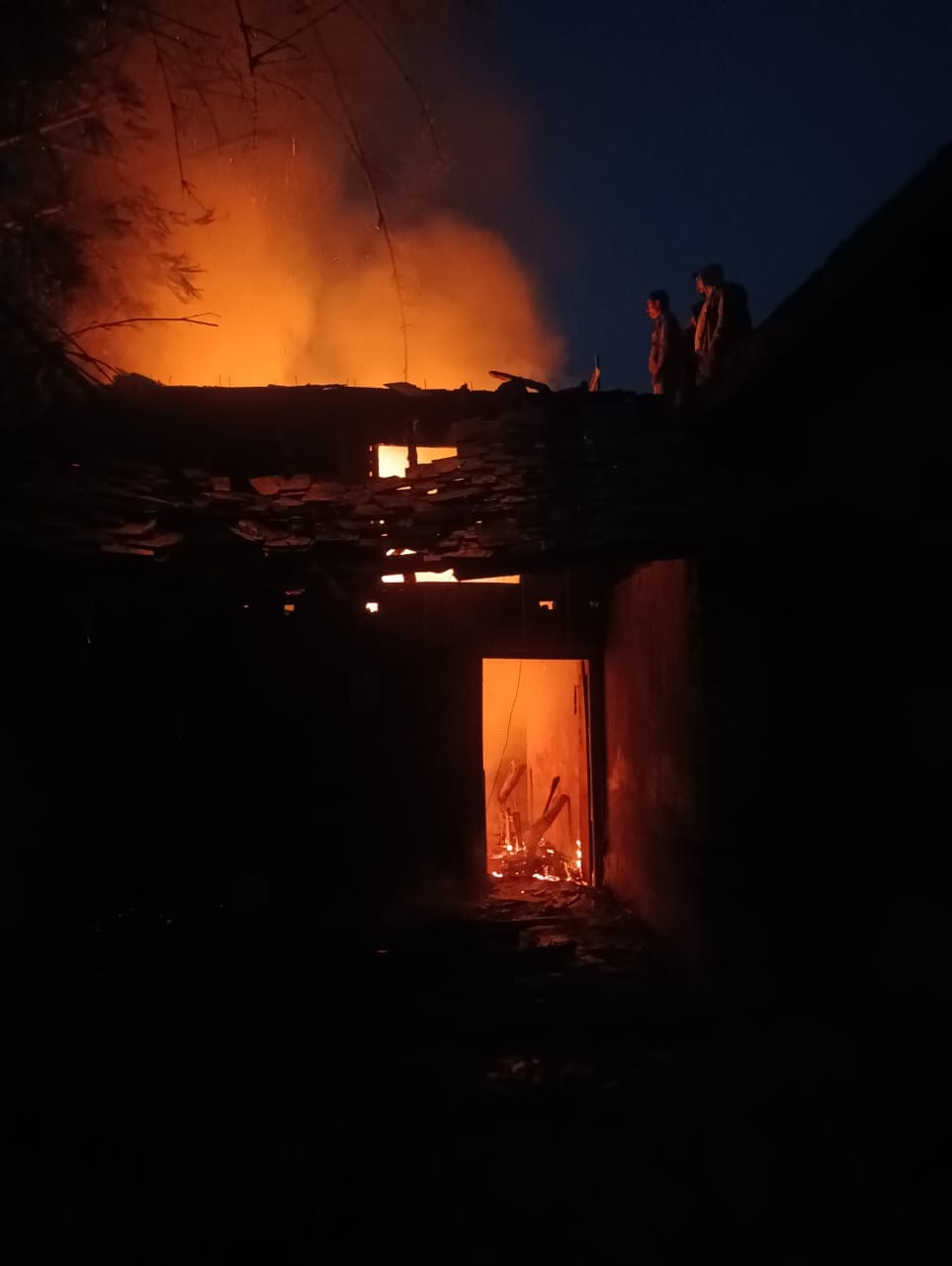Fire breaks out in cattle shed in Kashmir village, burning grass and wood to ashes