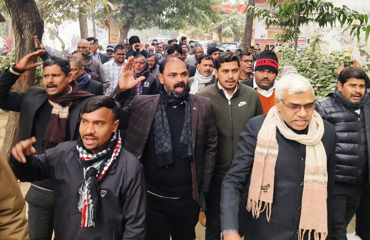 Lawyers adamant on protest