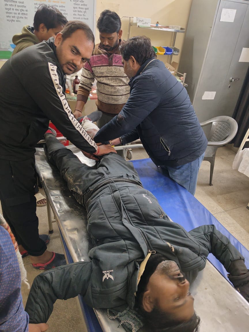 Bike rider father and daughter injured after being hit by auto