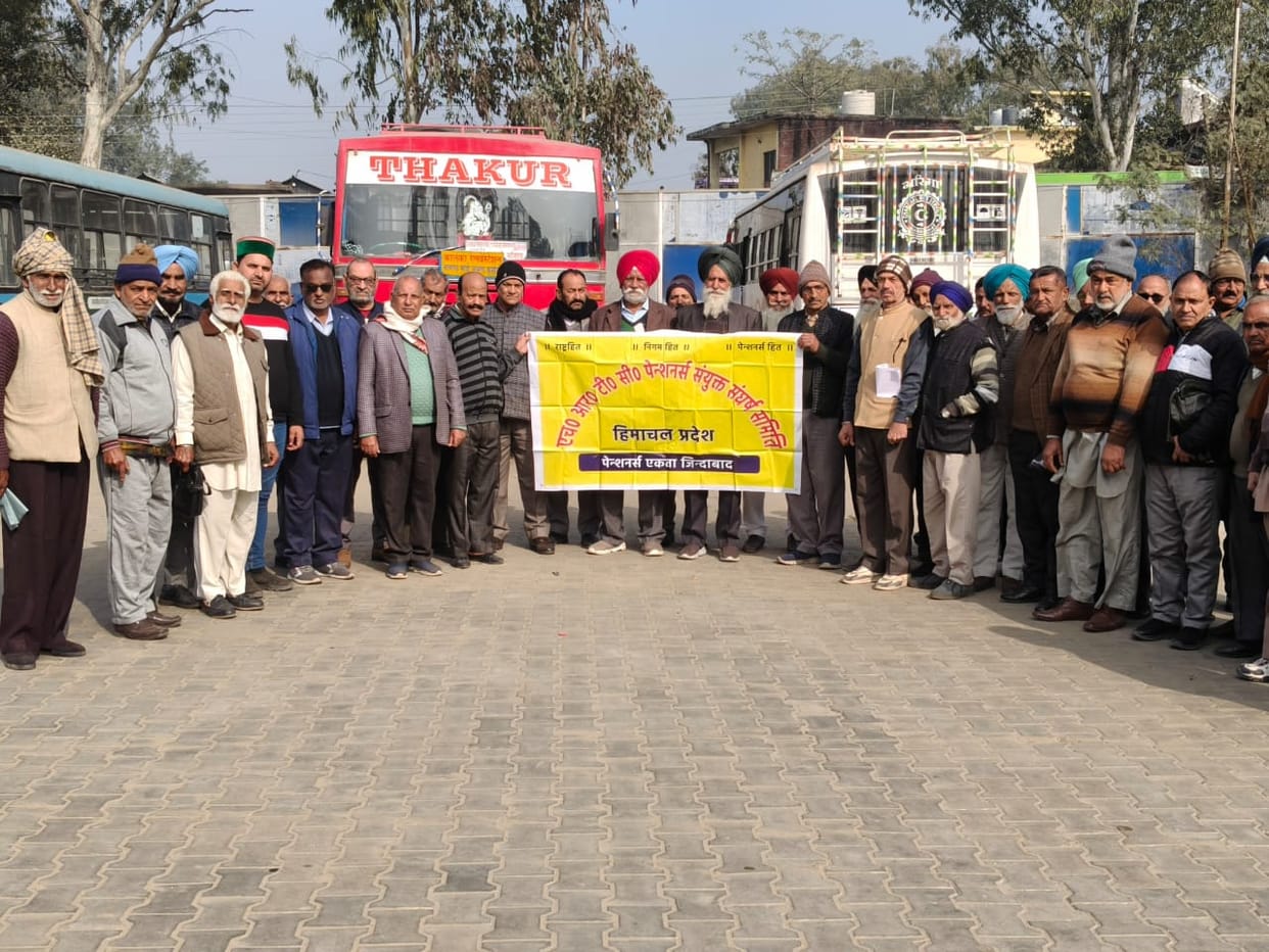HRTC pensioners open front, Sangharsh Samiti to surround Shimla headquarters on January 9