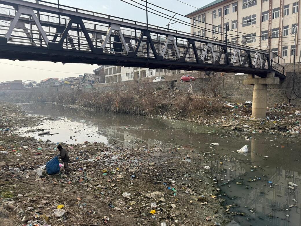 Srinagar, Habba Kadal, Karfalli, Water Channel, Garbage