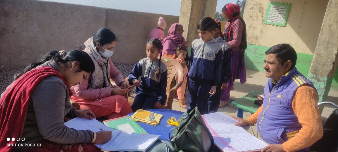 Health check-up of 21 students of Tamdoh School