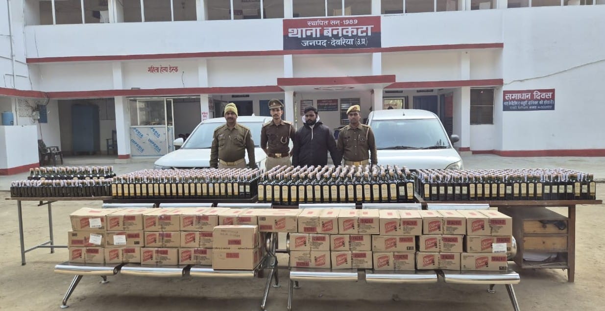 Two and a half thousand bottles of liquor recovered from a luxury vehicle, smuggler arrested