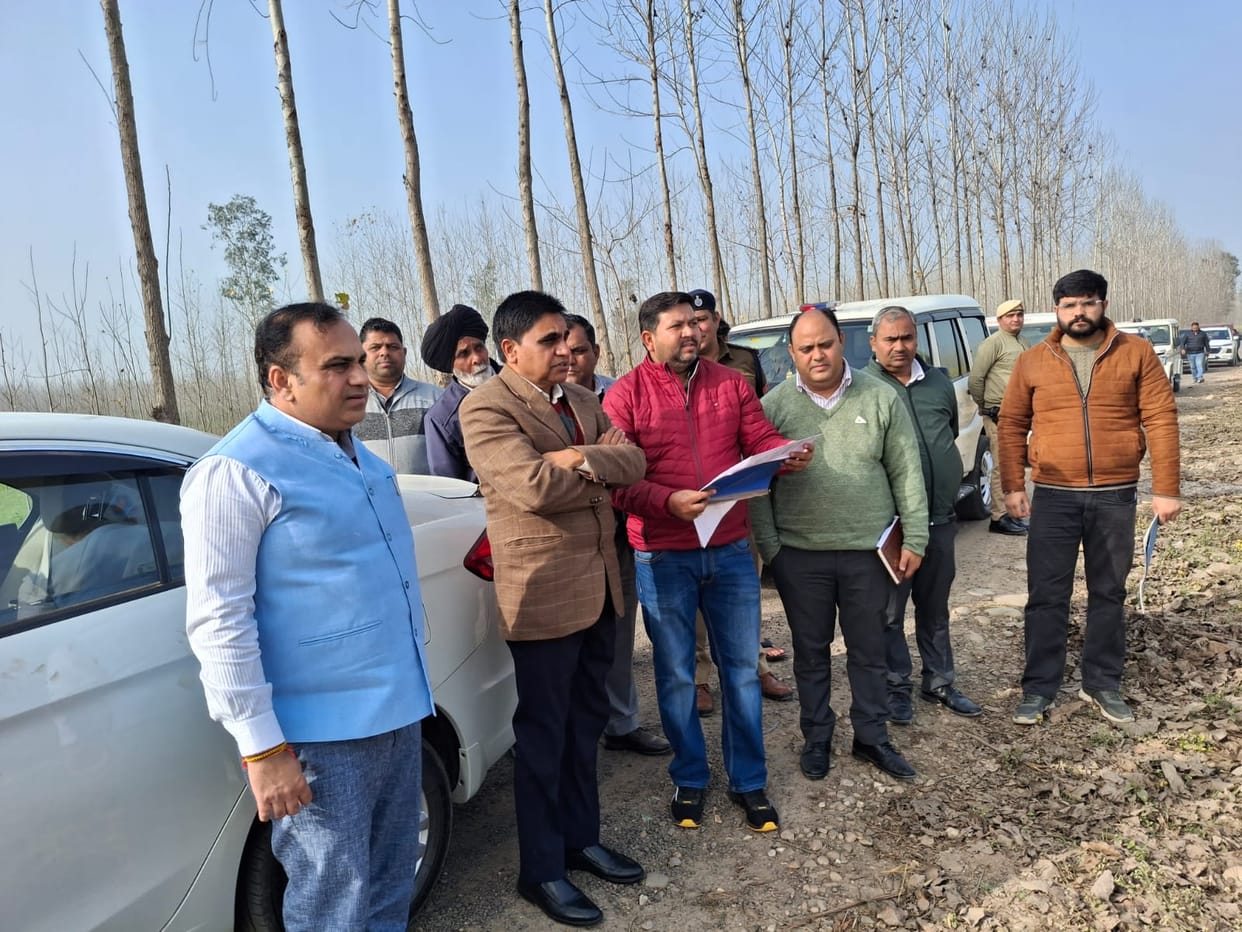 Divisional Commissioner inspected flood affected villages, directed strict action on negligence