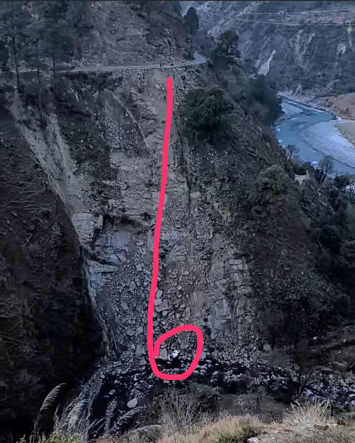 Three lives could have been saved if there were crash barriers.