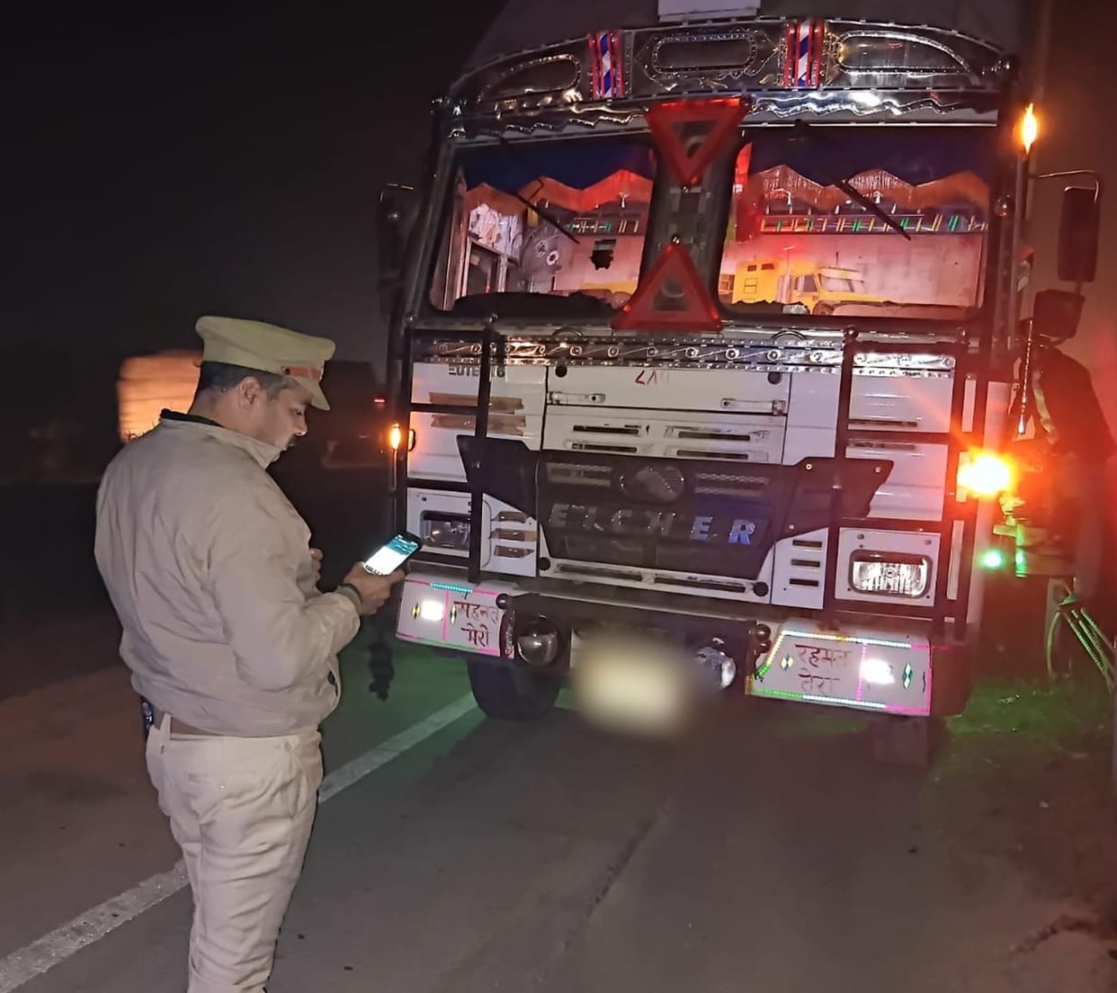 82 vehicles parked on highway tracks were challaned.