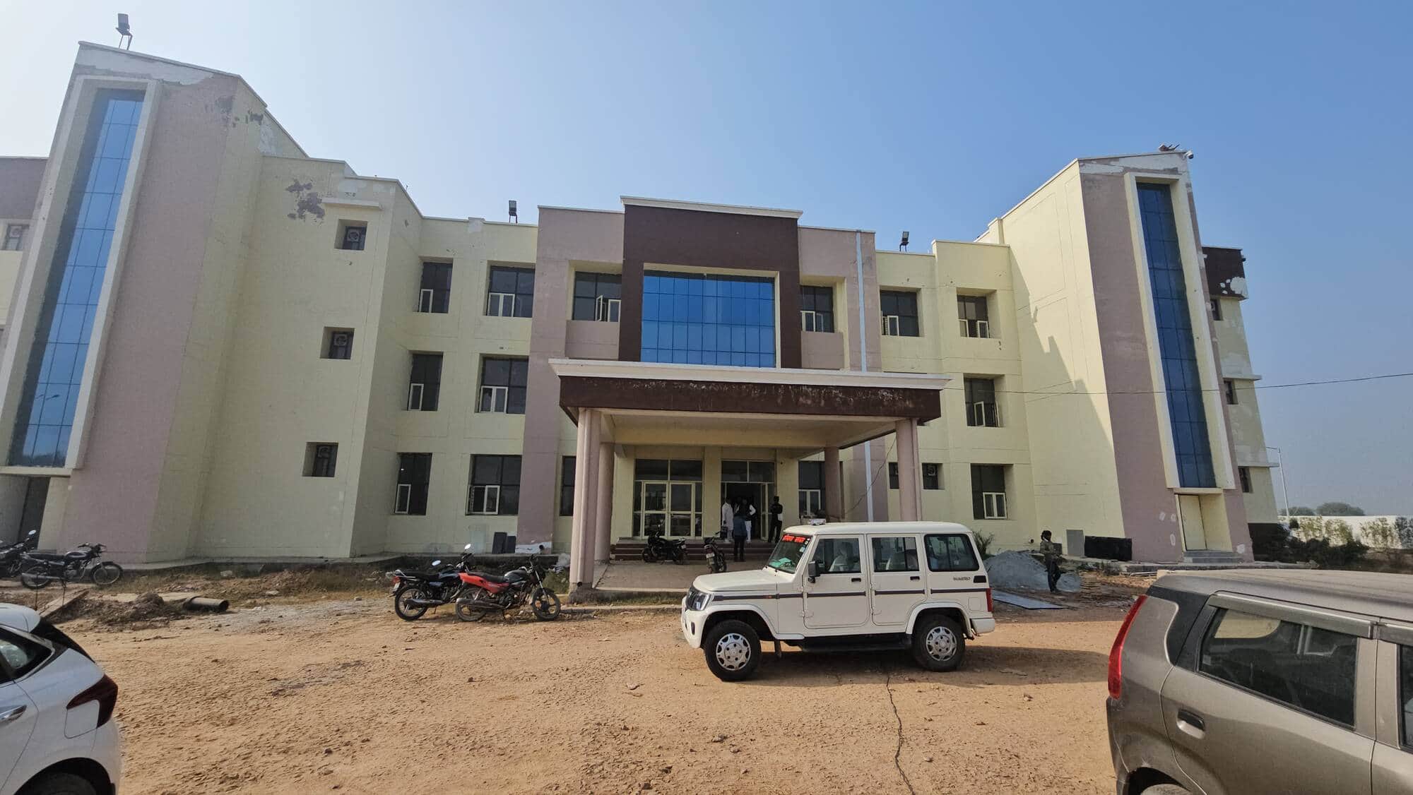 फोटो नंबर 72: बादली मेंं नवनिर्मित लघु सचिवालय। संवाद