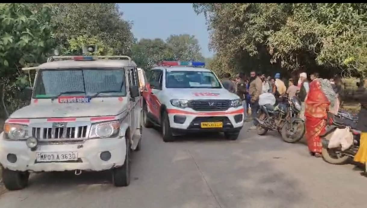 घटनास्थल पर पुलिस