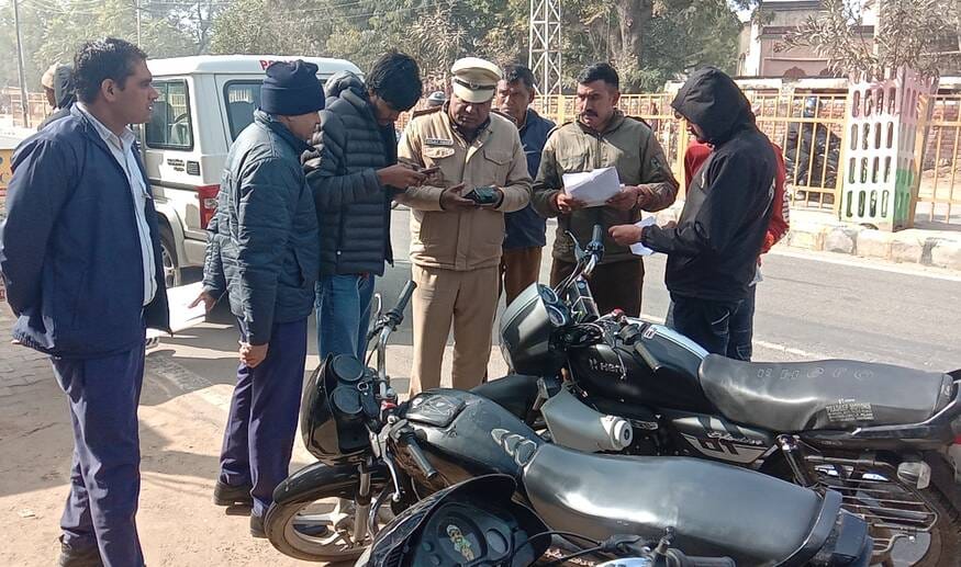 Traffic police issued challans for 40 vehicles