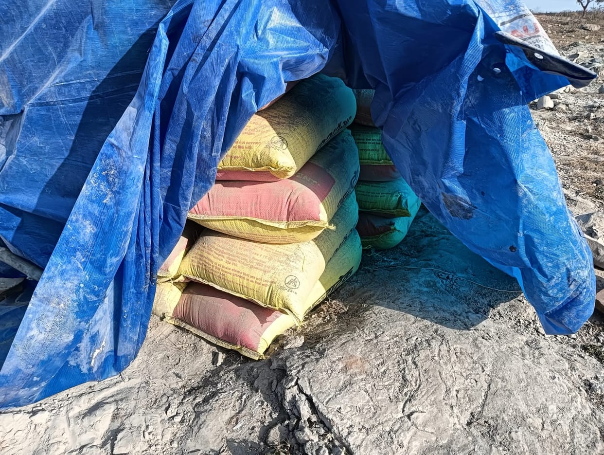 Lahuriyadah: Fake cement being sold in bags of a renowned company
