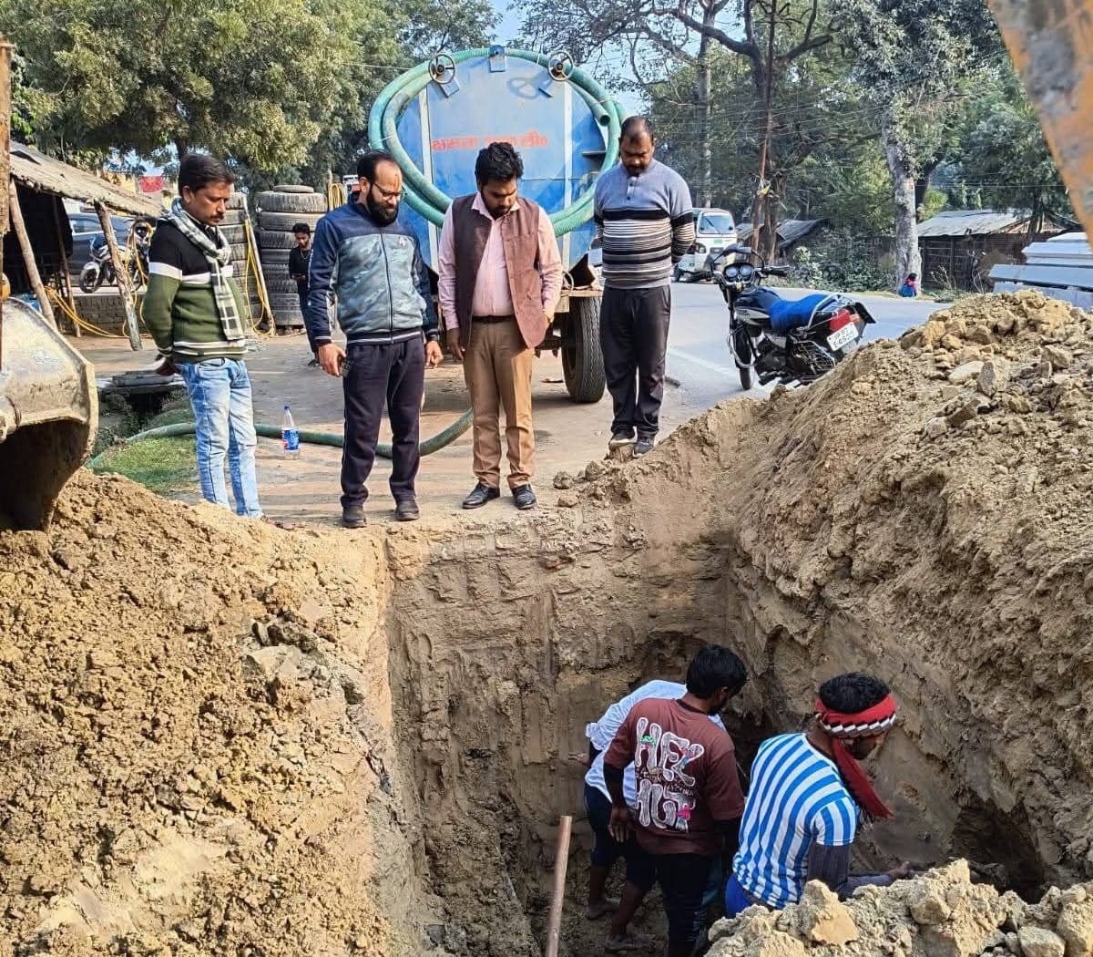 The municipality has started repairing the leaking pipes, bringing relief to the residents.