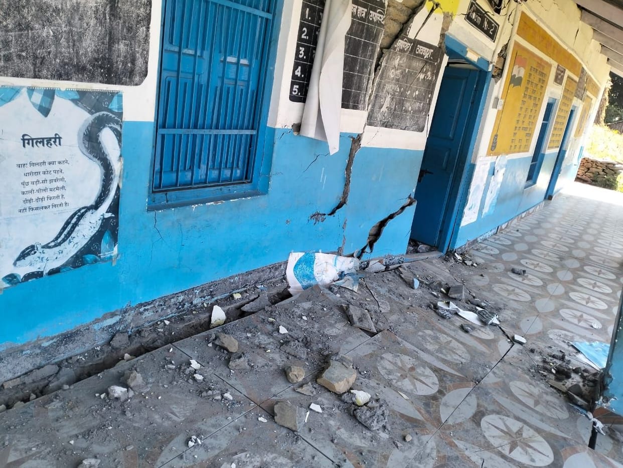 The school building is dilapidated, and studies are being conducted in rented rooms and fields.