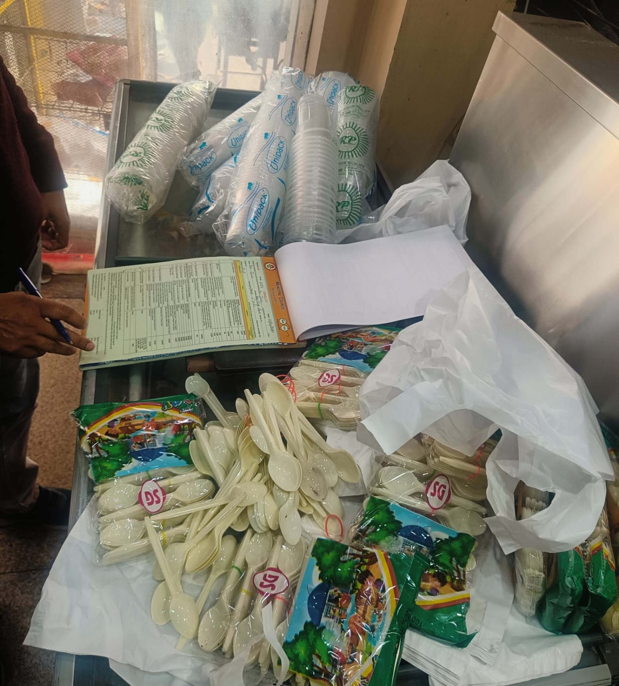 7 shopkeepers found stocking single-use plastic were fined.