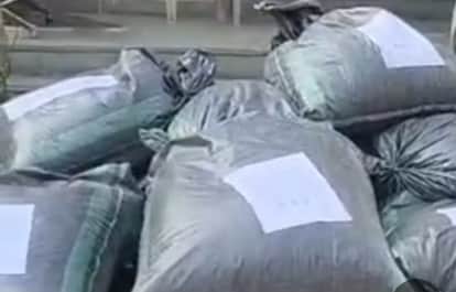 smuggler broke through barricade in Gogunda fled  police opened fire  and 361 kg of poppy husk was seized
