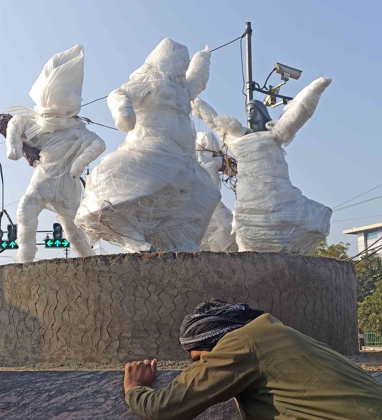 Beautification...Statues being installed at the city's main intersections