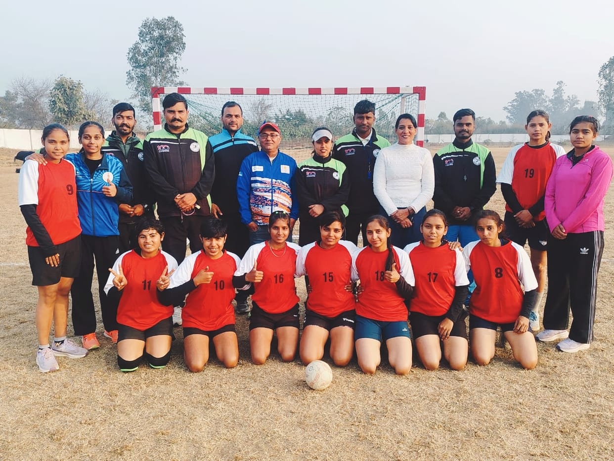 In speed handball, the men's team reached the final and the women's team reached the semi-finals