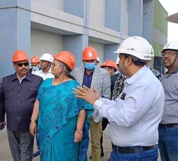 Lucknow will be renovated like Ahmedabad, with no waste in the drains and 15 megawatts of electricity to be generated from garbage.