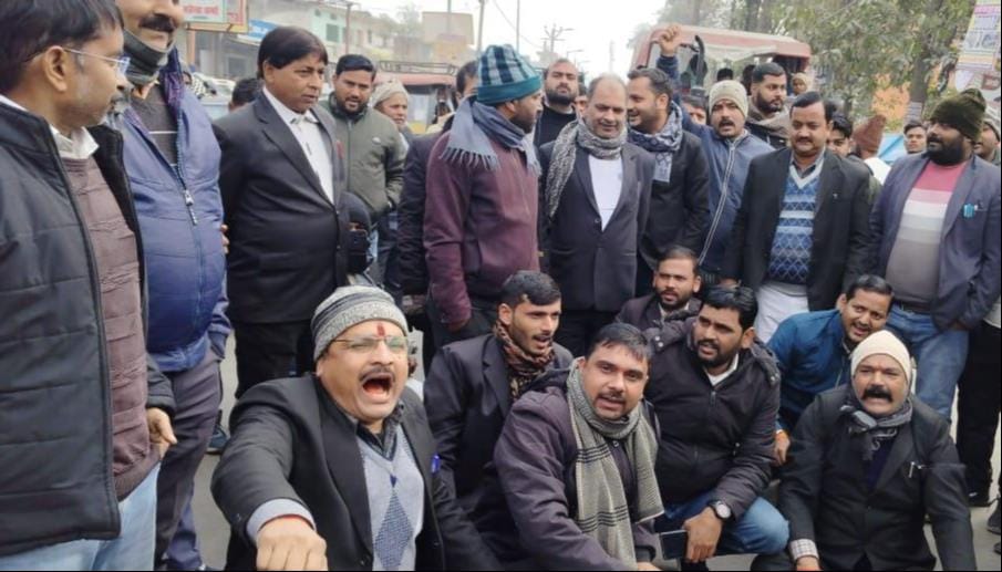 Lawyers protest for bonfire
