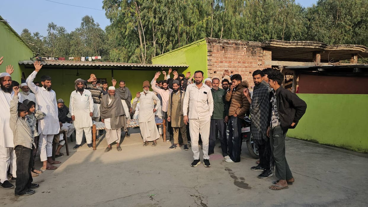 Police and Forest Department searched houses, recovered Khair wood from one house