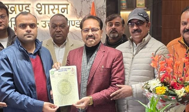 Traders submitted a memorandum to the District Magistrate.