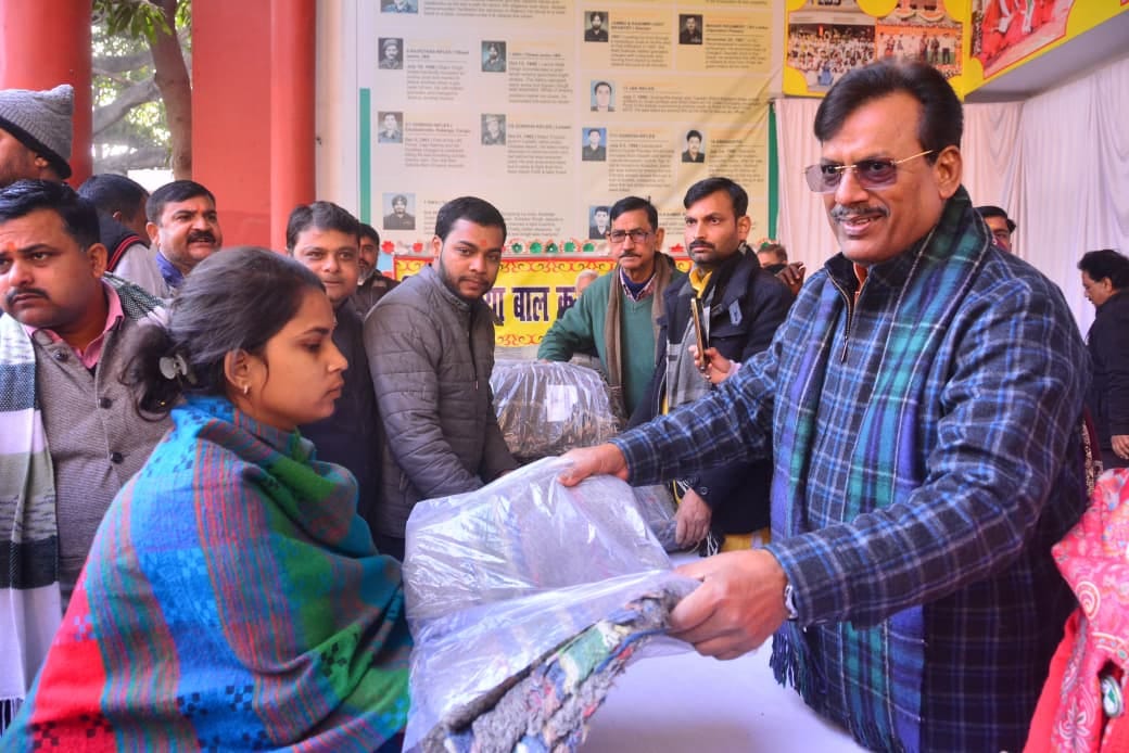 Blankets distributed to more than a thousand needy people