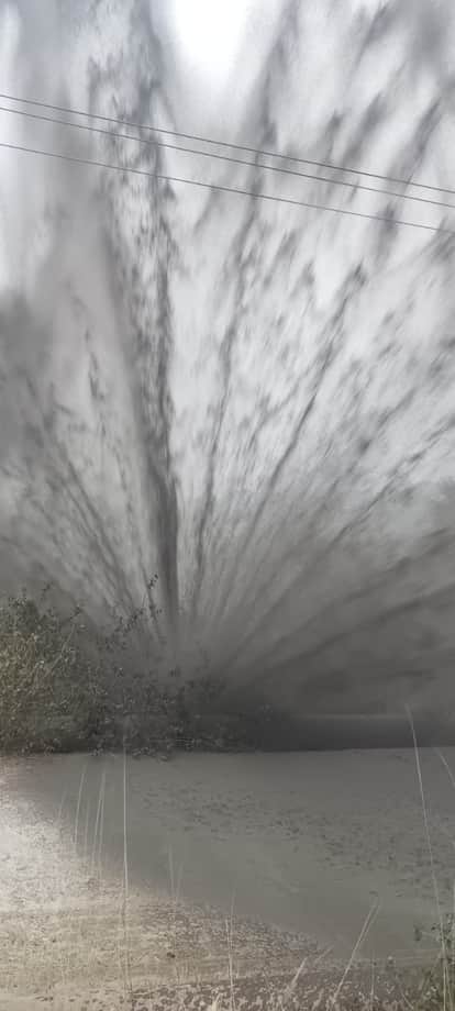 NTPC's-ash-pipe-bursts, spreading-ash-to-surrounding-fields bihar news, patna