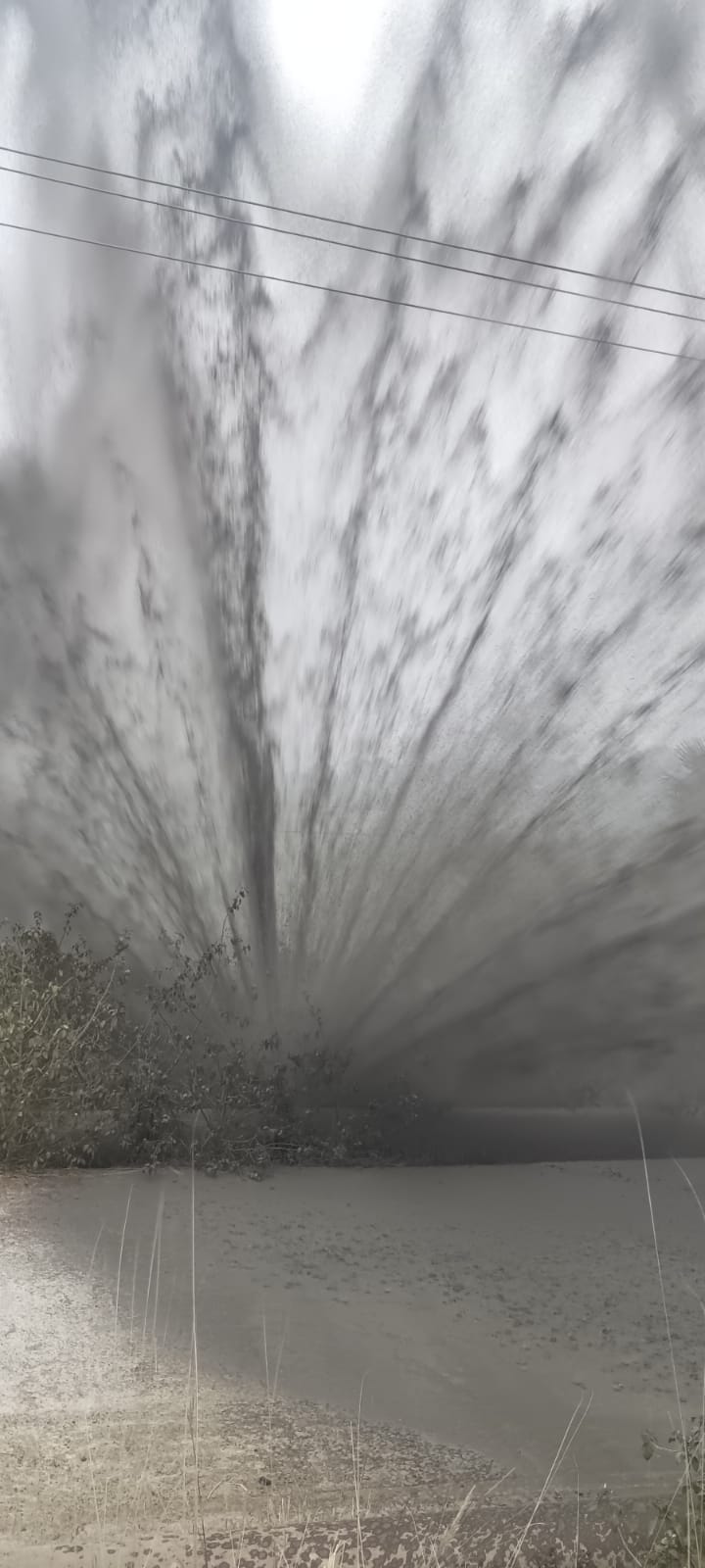 NTPC's-ash-pipe-bursts, spreading-ash-to-surrounding-fields bihar news, patna