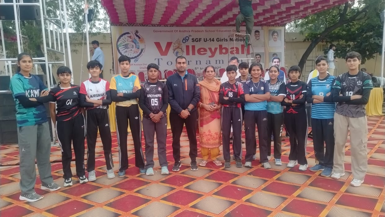 Karnanagari's volleyball team reached the quarter finals on the strength of four players
