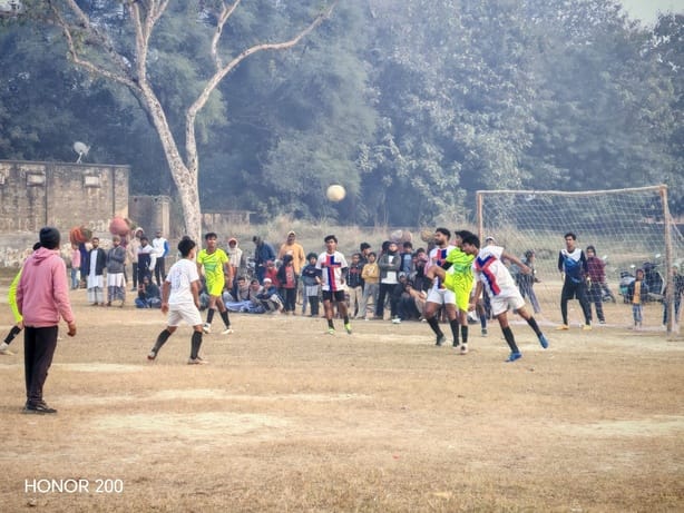 Mau Azad team defeated Salempur team by 3-1.