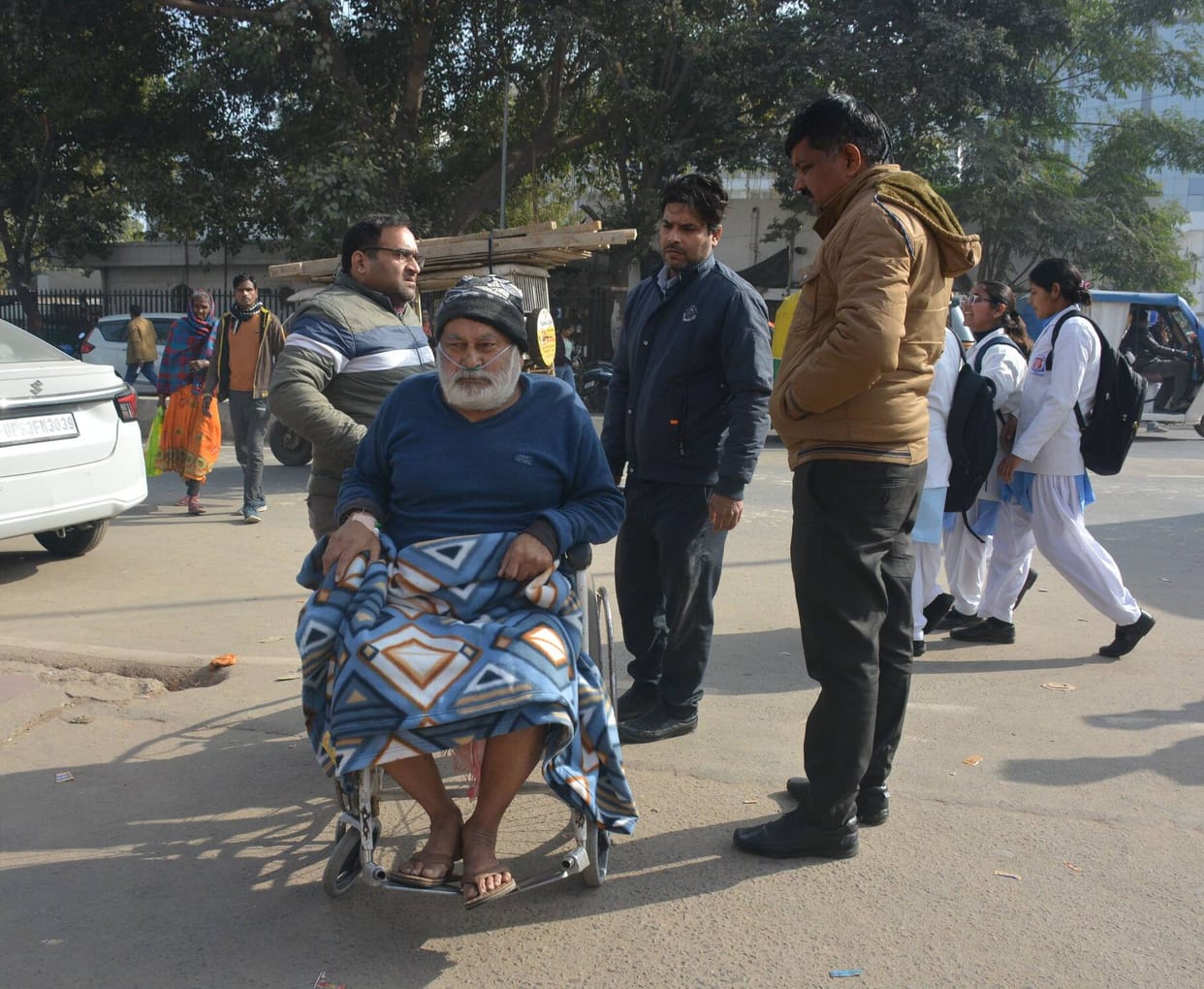 KGMU trauma centre entrance closed, entry through exit gate