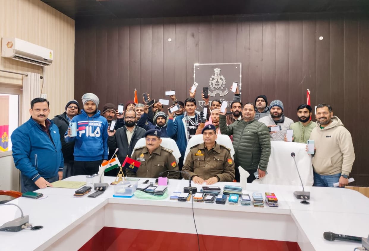 Process begins to hand over recovered mobile phones worth Rs 1.09 crore to their owners