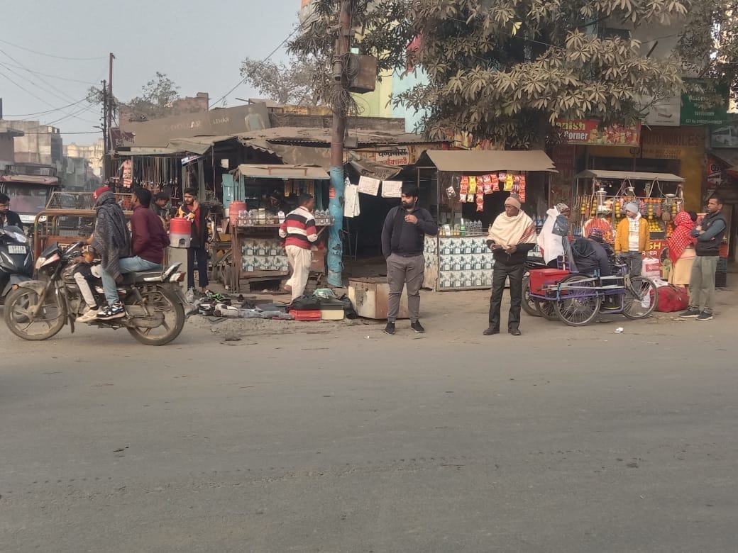 There is no roadways bus stand in Mirapur, more than a hundred buses pass through it.