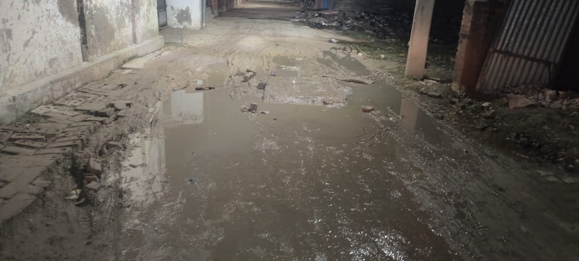 40 complaints of water leakage in a month, people in 5,000 homes in Suriavan and Ghosia are consuming contaminated water