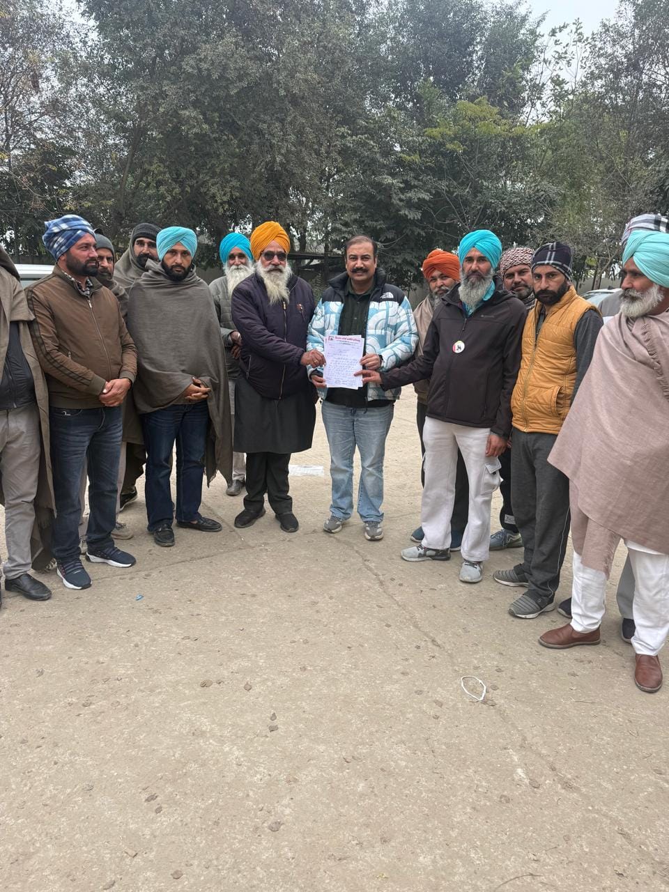 The Turban Handle Jatta Committee submitted a memorandum to the Deputy Tehsildar.