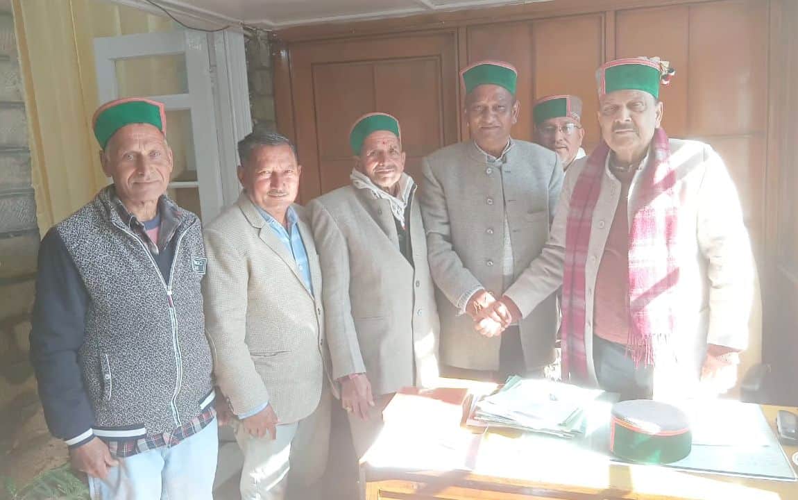 सनेई-शिकारी काली माता मंदिर संपर्क सड़क निर्माण को लेकर सातवें वित्तायोग के अध्यक्ष नंद लाल से 