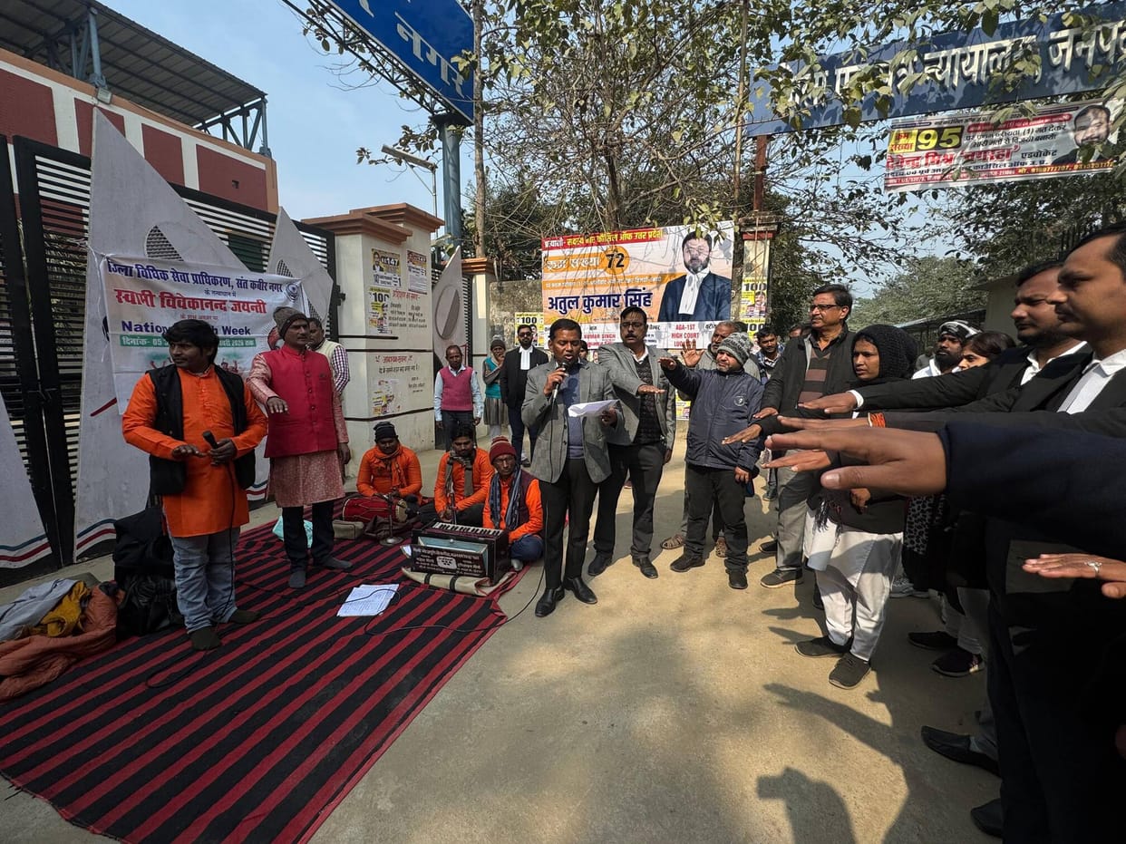 The street play highlighted the harmful effects of drug addiction.
