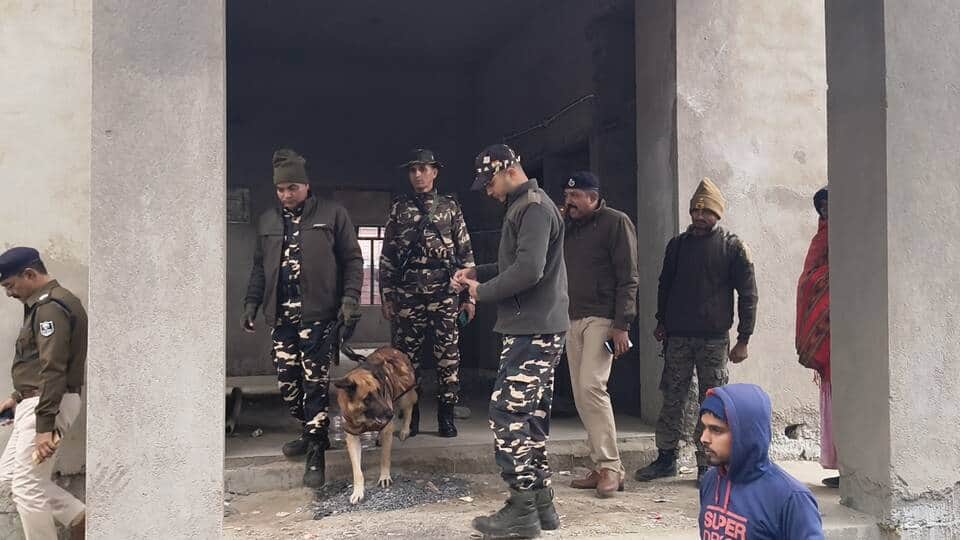 डॉग स्क्वायड की टीम पहुंची। सांकेतिक तस्वीर।