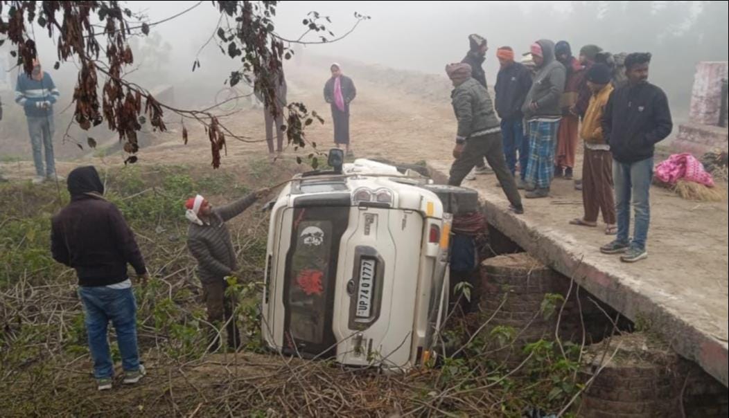 Scorpio falls into canal due to fog, two injured