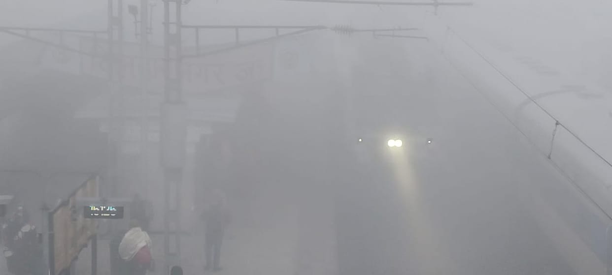 The minimum temperature reached eight degrees for the second time in the season.