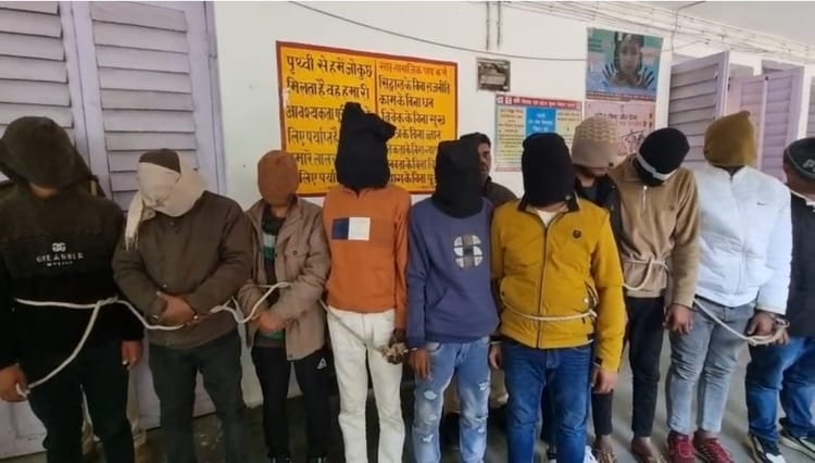 Bihar News: छठीहार की खुशियां बदलीं खौफ में, भोजपुर में जश्न के बीच गूंजे फायर, 24 दबोचे गए