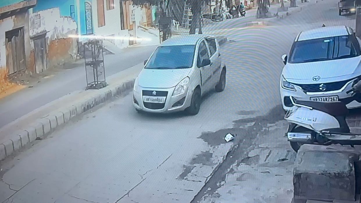 Police rushed to the scene after the abduction of a Congress leader's niece, who had mistakenly boarded a bus and ended up in Tohana.