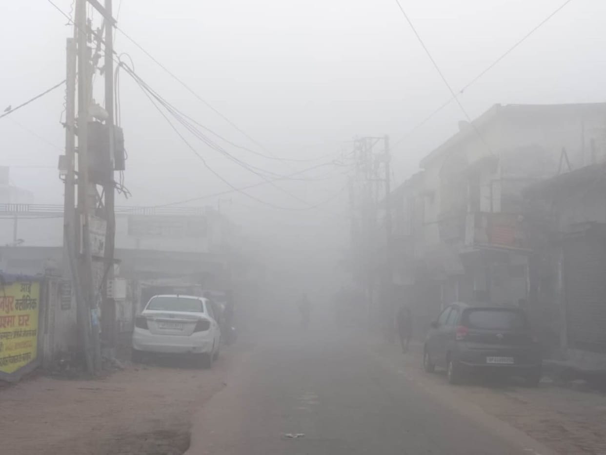 Mercury at five degrees, people chilled by westerly wind