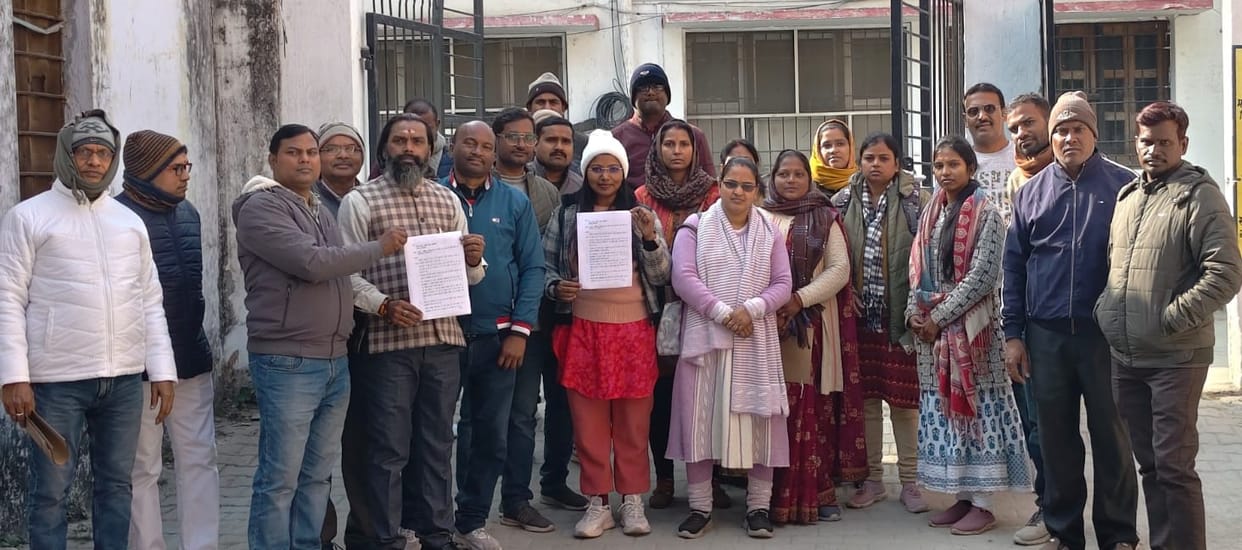 Teachers demonstrated at the BSA office.