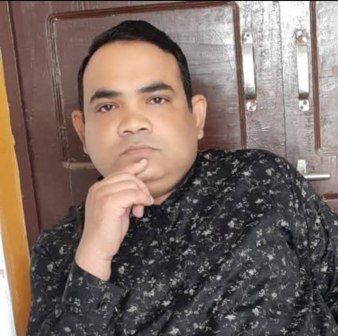 Bike-riding bank manager dies after being hit by a dumper